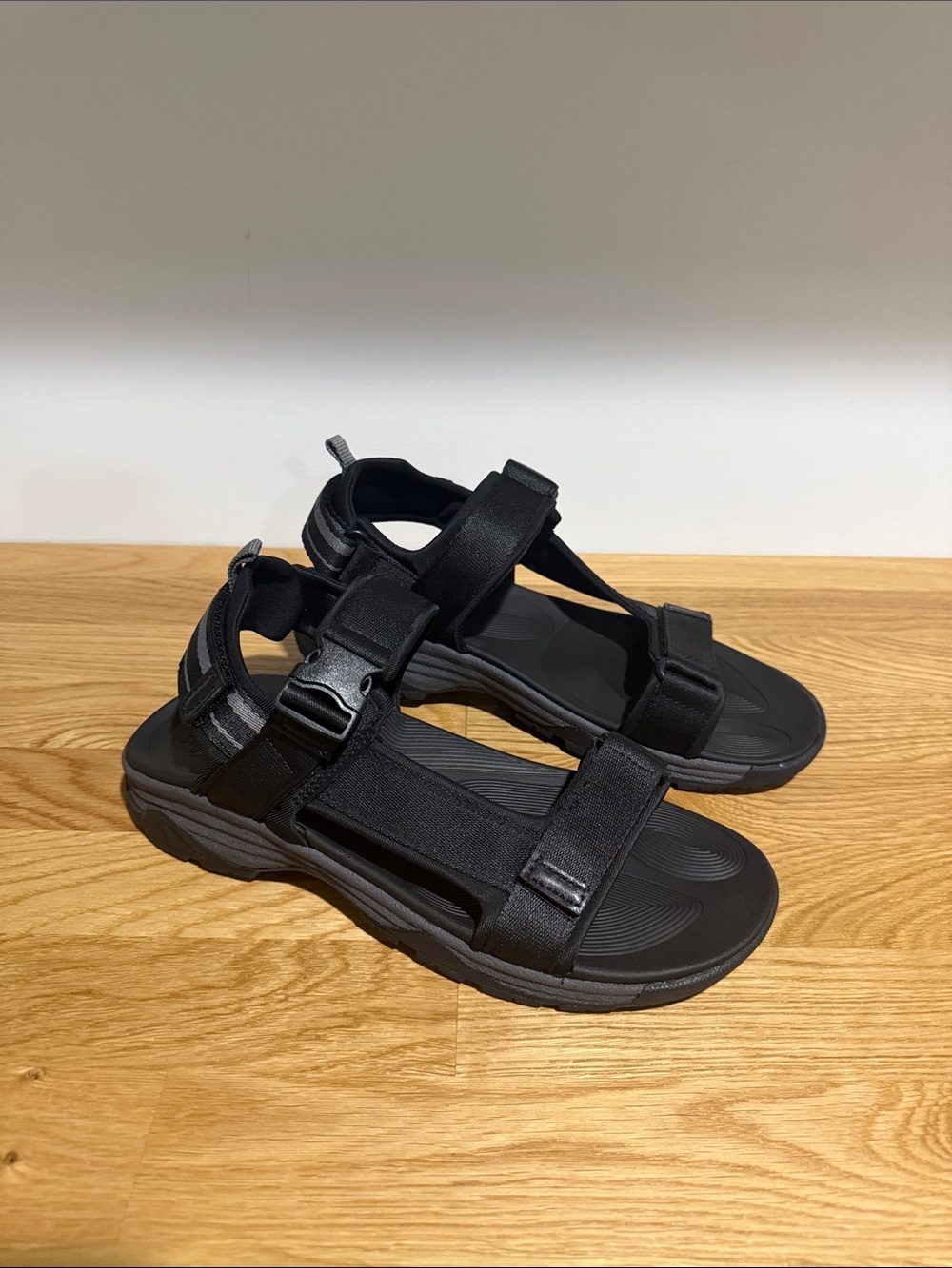 G.H. Bass & Co. Black Men's Adjustable Sport Sandals
